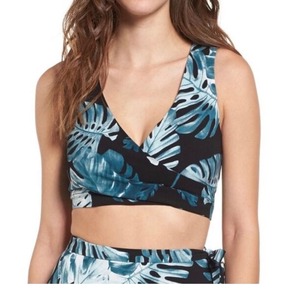 NWT SHOW ME YOUR MUMU Conga Palm Wrap Top- Size Small - Picture 1 of 9